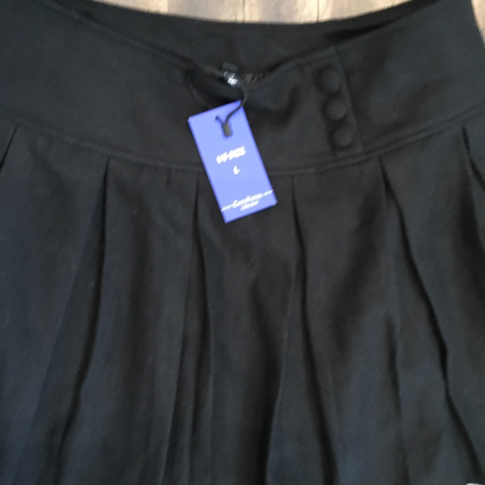 Chou Yatou Elegant Black Skirt NWT Size Large Side Zip